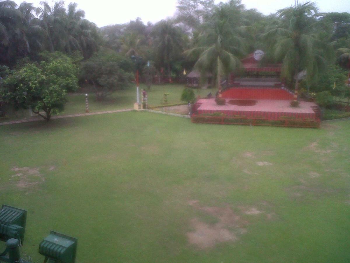 Palm Village Resort Calcutta Buitenkant foto