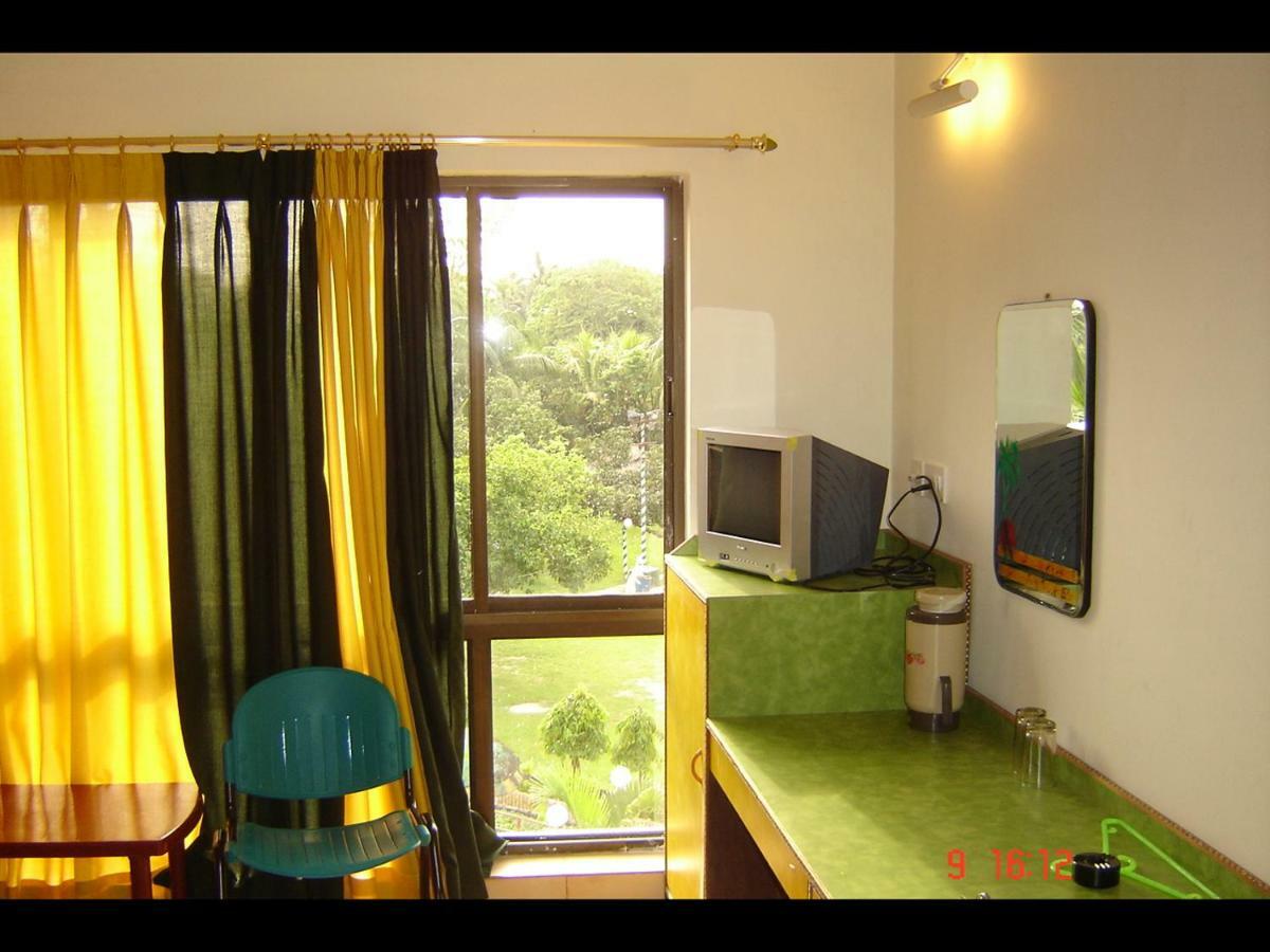 Palm Village Resort Calcutta Buitenkant foto