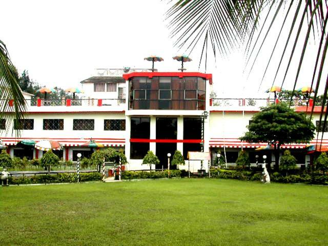 Palm Village Resort Calcutta Buitenkant foto