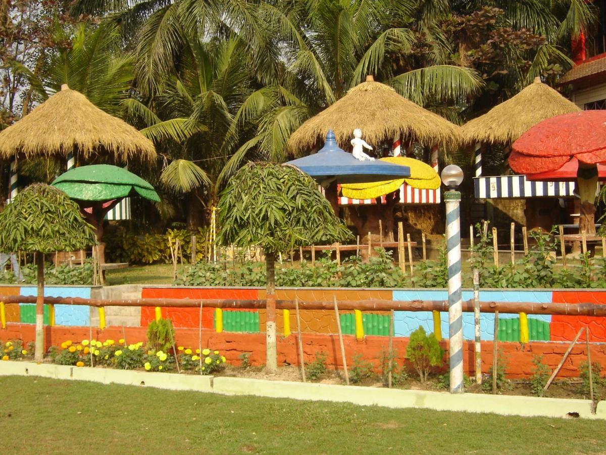Palm Village Resort Calcutta Buitenkant foto