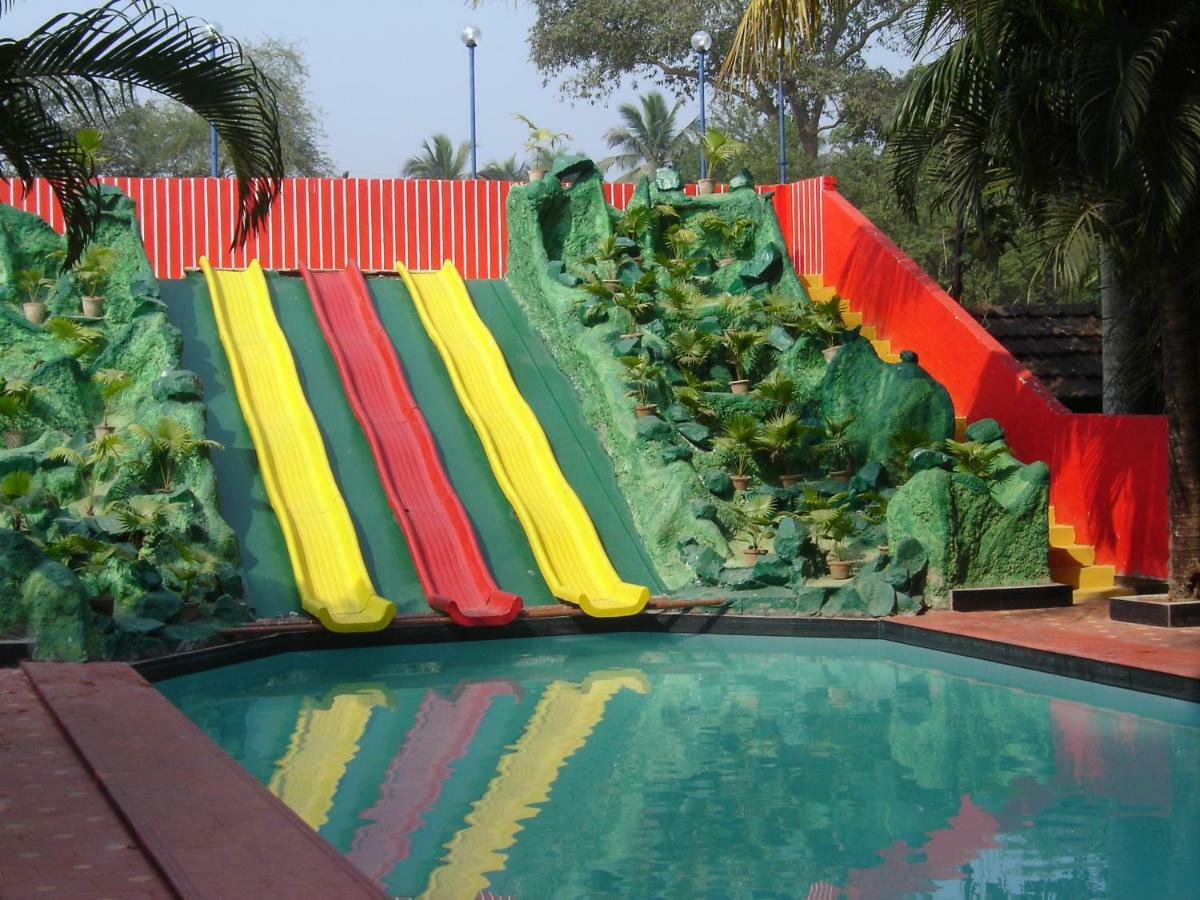 Palm Village Resort Calcutta Buitenkant foto