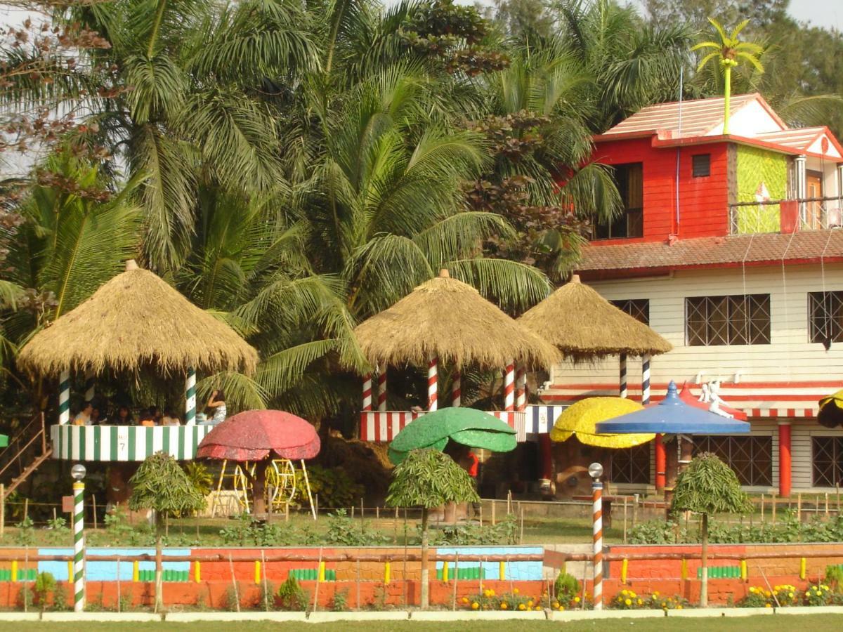 Palm Village Resort Calcutta Buitenkant foto